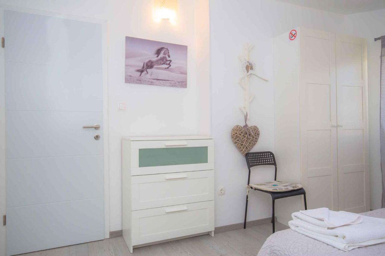 Apartments In Rogoznica 36019 Exterior photo